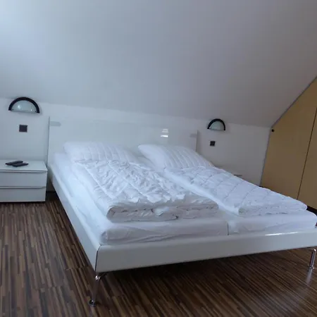 Semesterbostad Wiedingharde I Tating